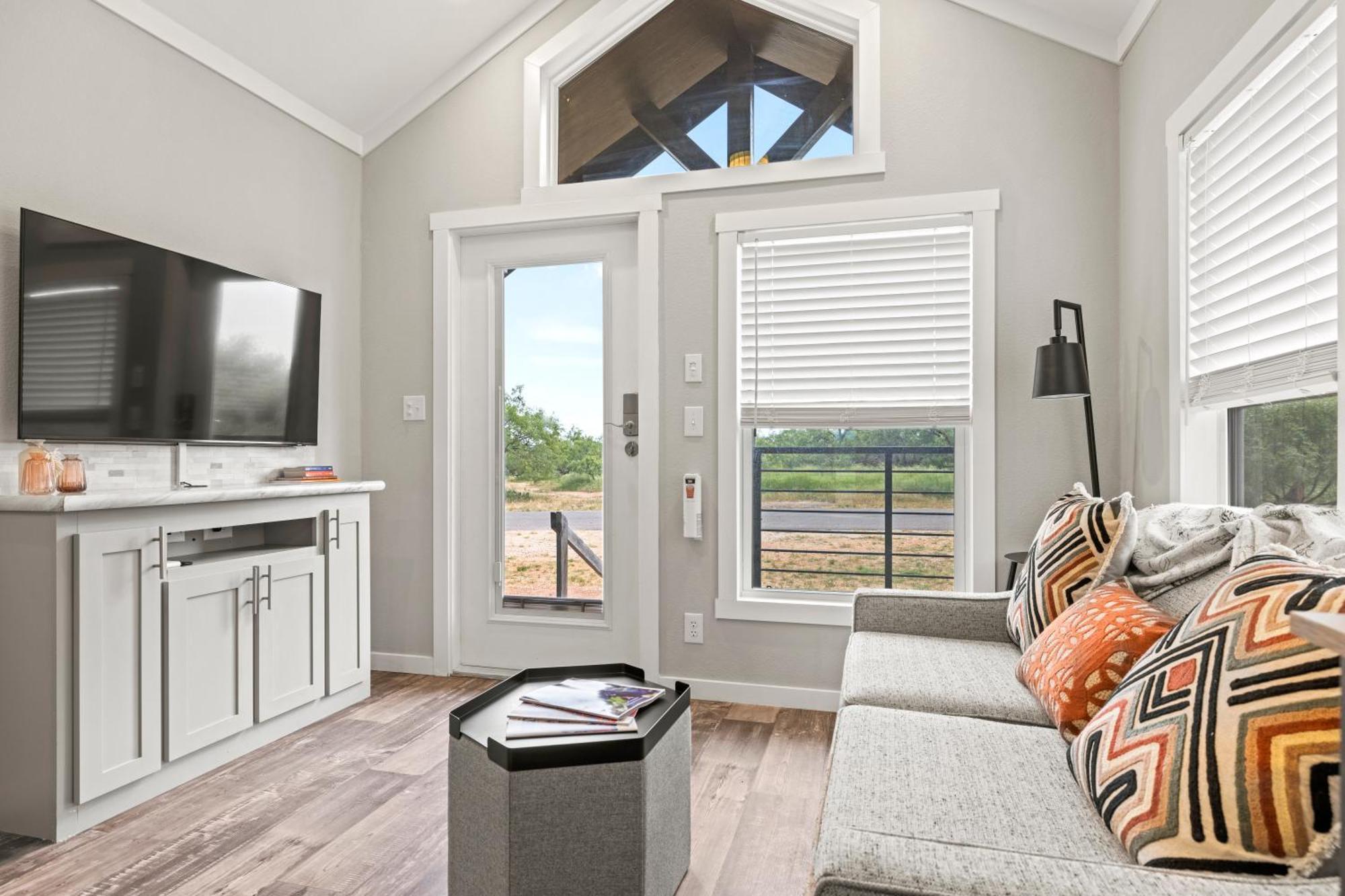 Skye Texas Hill Country Resort Hilltop Екстериор снимка