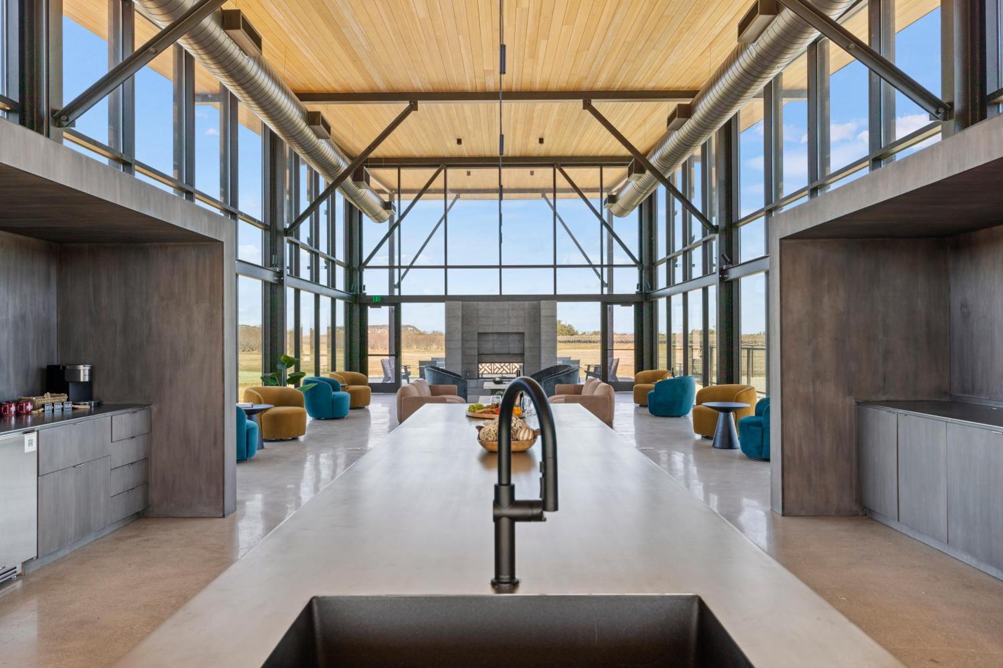 Skye Texas Hill Country Resort Hilltop Екстериор снимка
